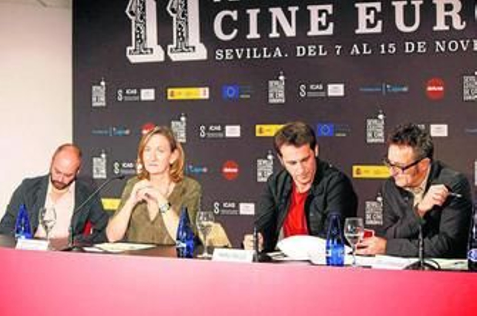 Daniel Cuberta y Manu Trillo, con la delegada Mar Sánchez Estrella y el director del SEFF, José Luis Cienfuegos.