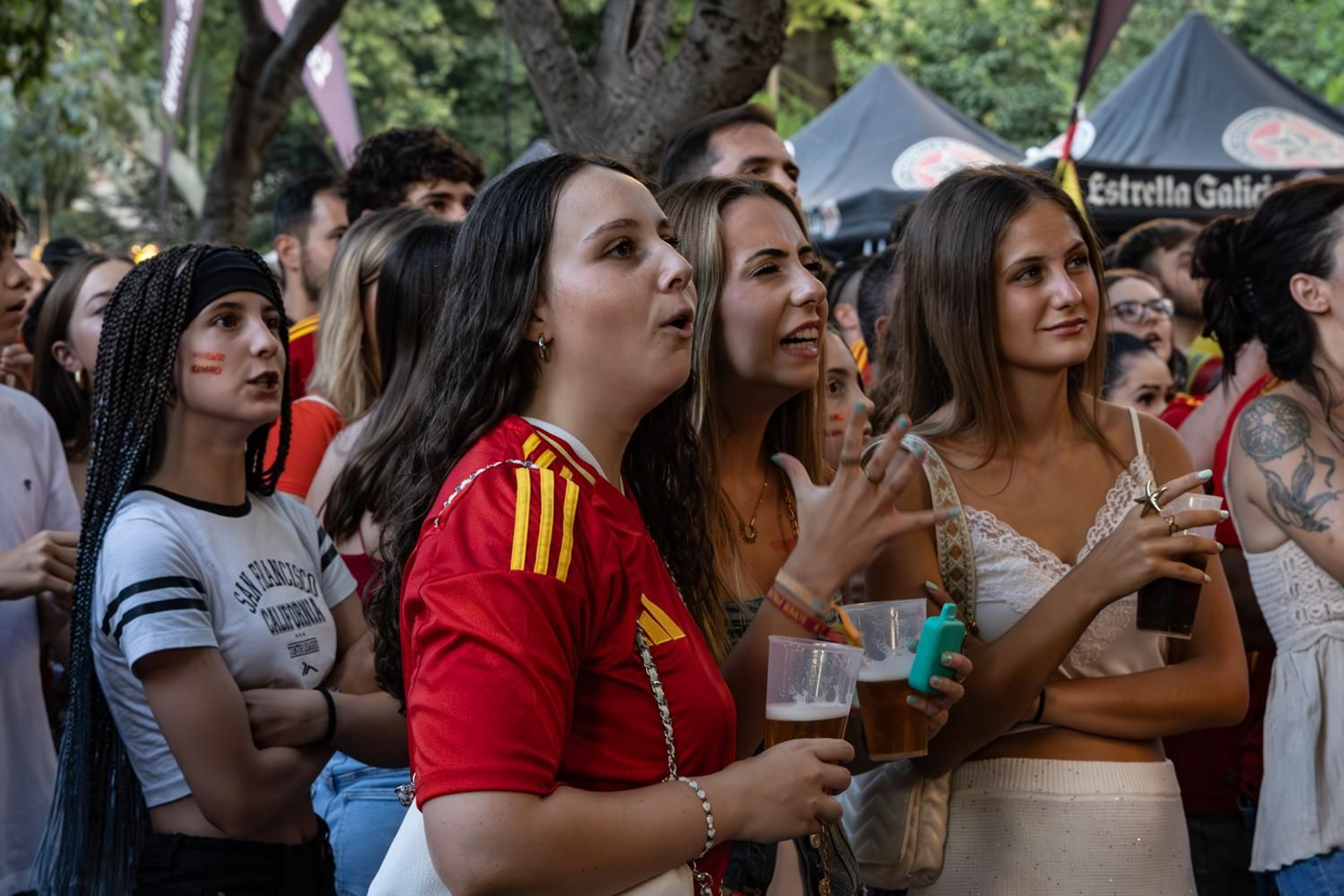 La euforia jiennense por la victoria de España, imágenes