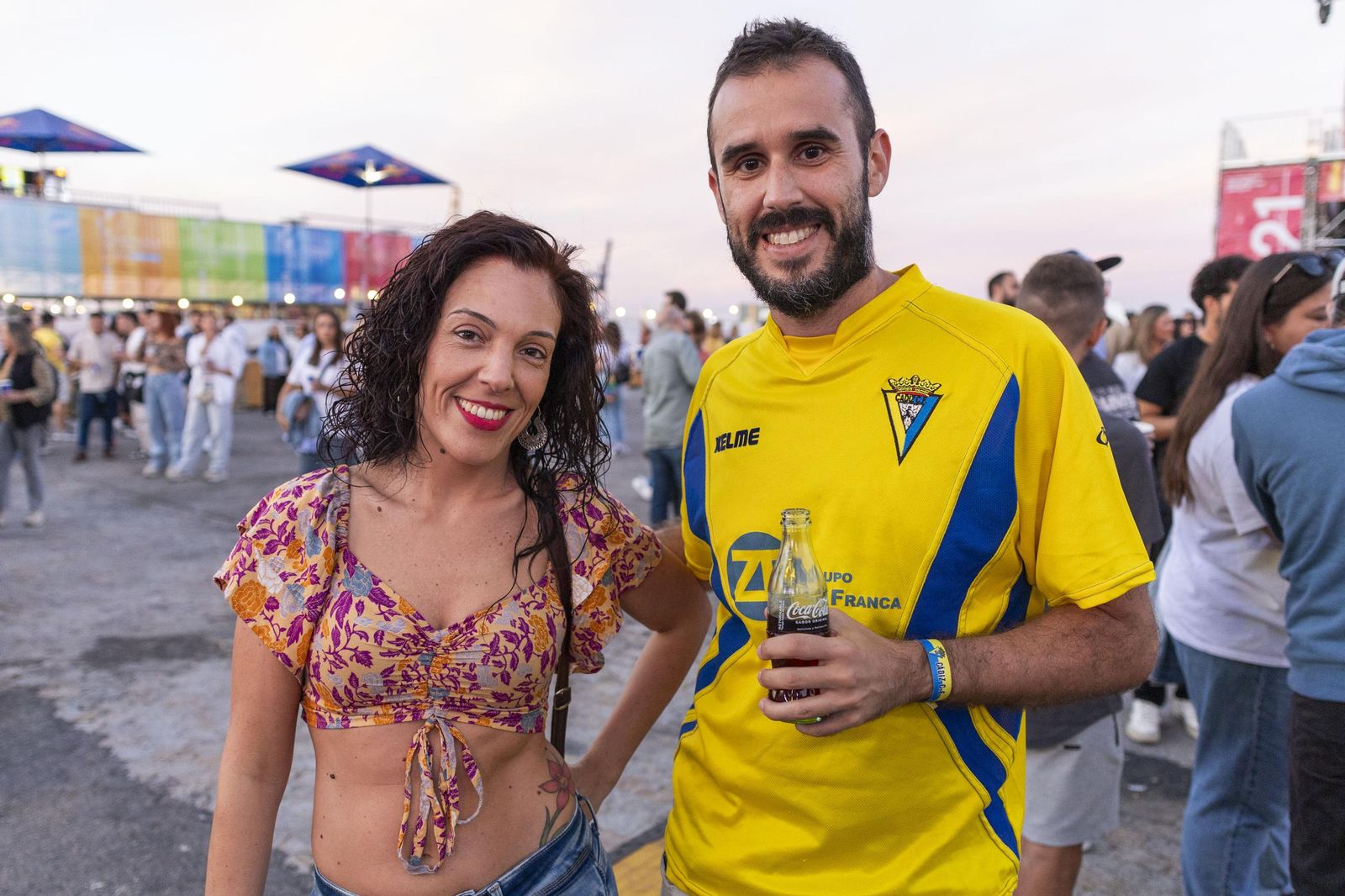 Búscate en las imágenes del concierto gratuito en el Muelle de Cádiz