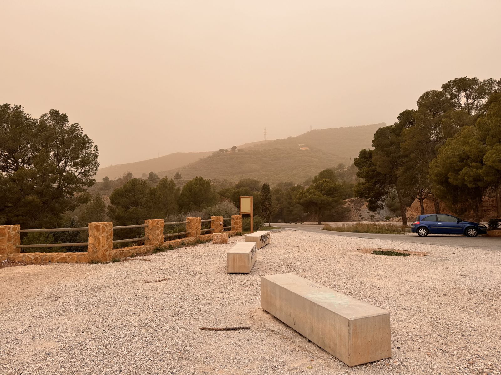 La calima tiñe la Costa de sepia dos años después