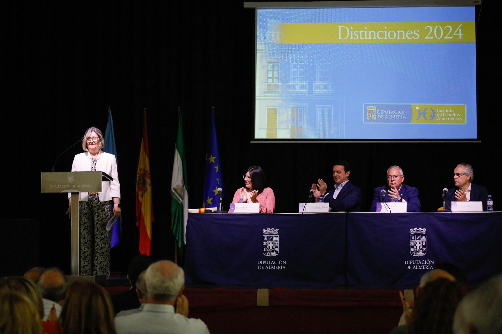 Imágenes de la entrega de los Escudos de Oro del IEA y la celebración de su Plenario