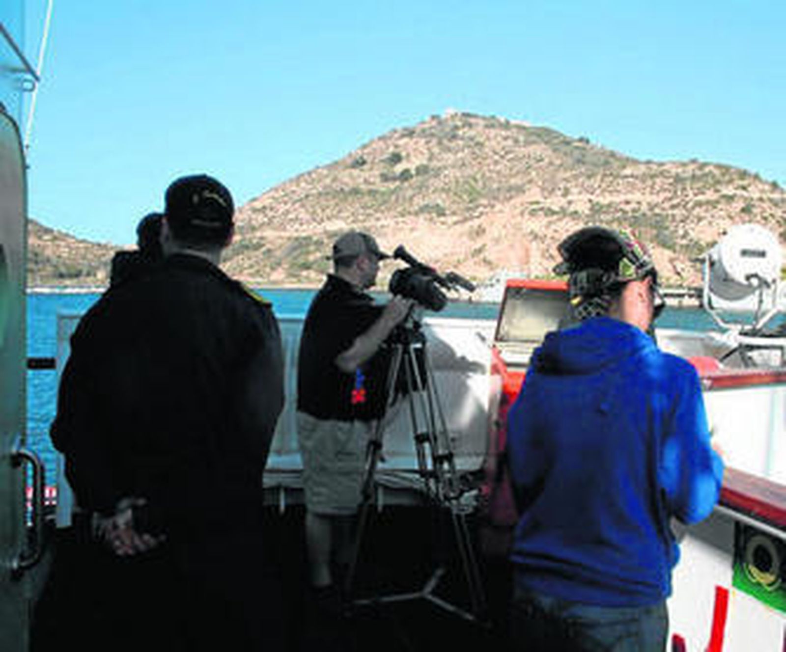 Trabajos a bordo del buque Hespérides desarrollados por expertos en el estudio de seísmos.