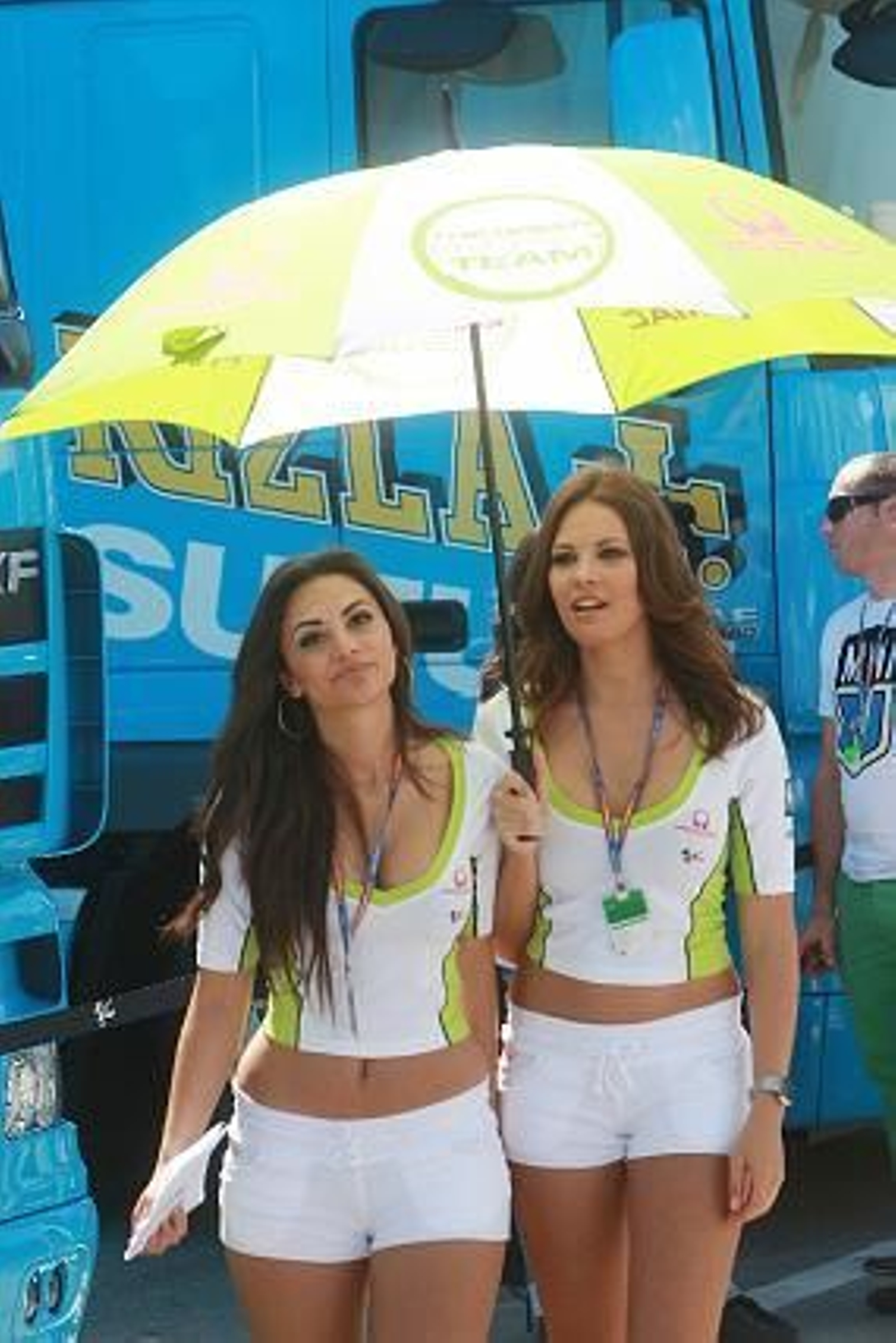 Las chicas del ´paddock´, puro espectáculo en Jerez. 

Foto: Juan Carlos Toro/ Manuel Aranda