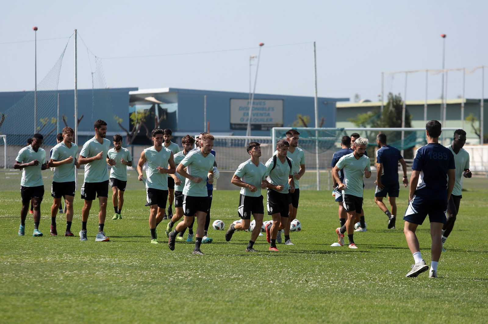 Imágenes del entrenamiento del Recre en la Ciudad Deportiva