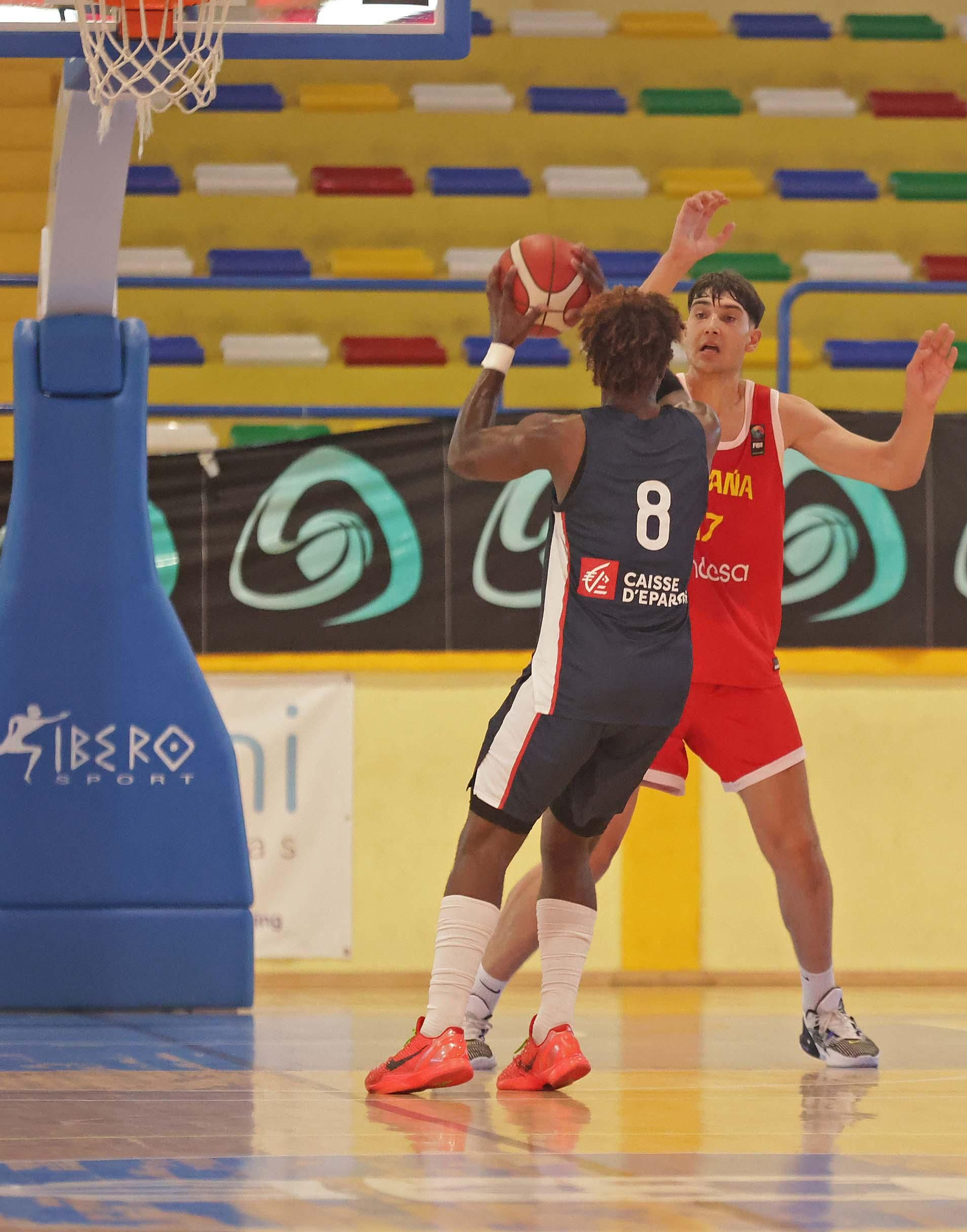 Fotos de la final del Torneo Internacional U20 de baloncesto entre España y Francia en La Línea