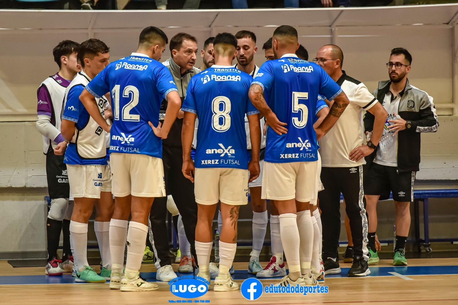 Isco da instrucciones a sus jugadores en un partido en el Ruiz-Mateos.