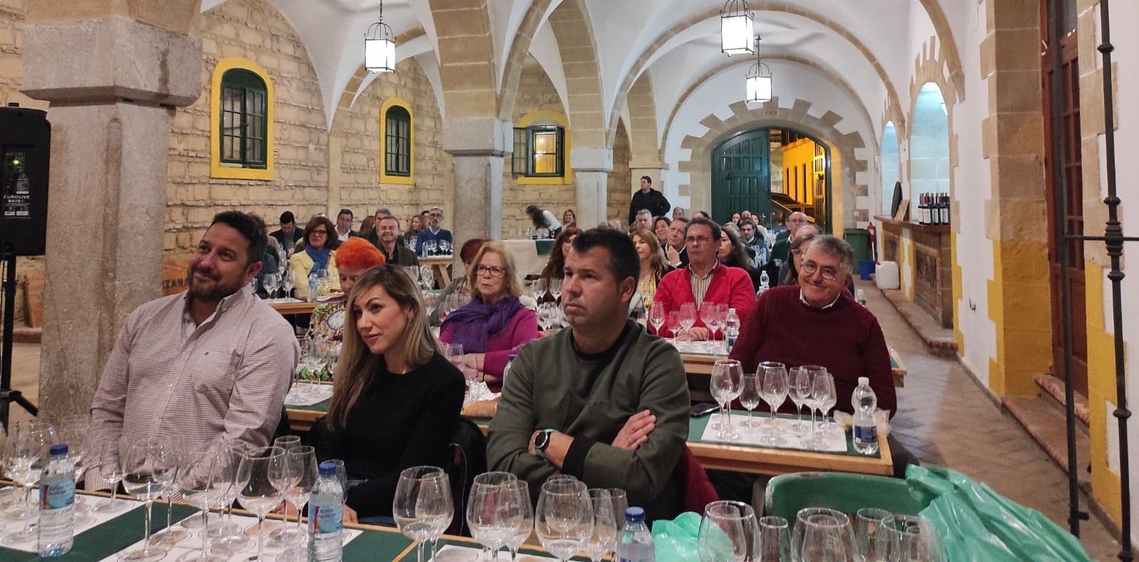 Asistentes a una cata en la sede de la Sociedad Jerezana del Vino.