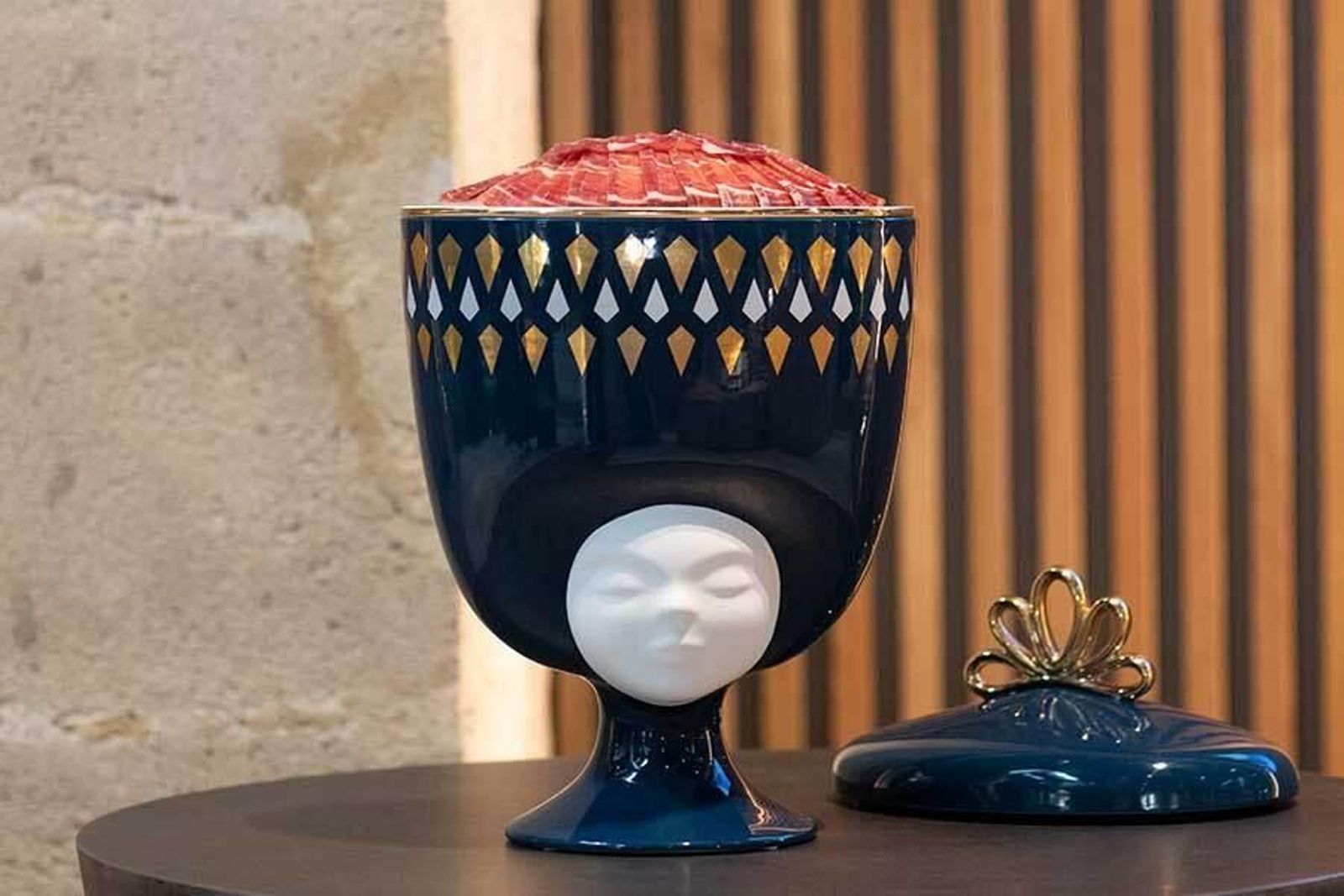 La pieza del Día de la Madre con Cinco Jotas