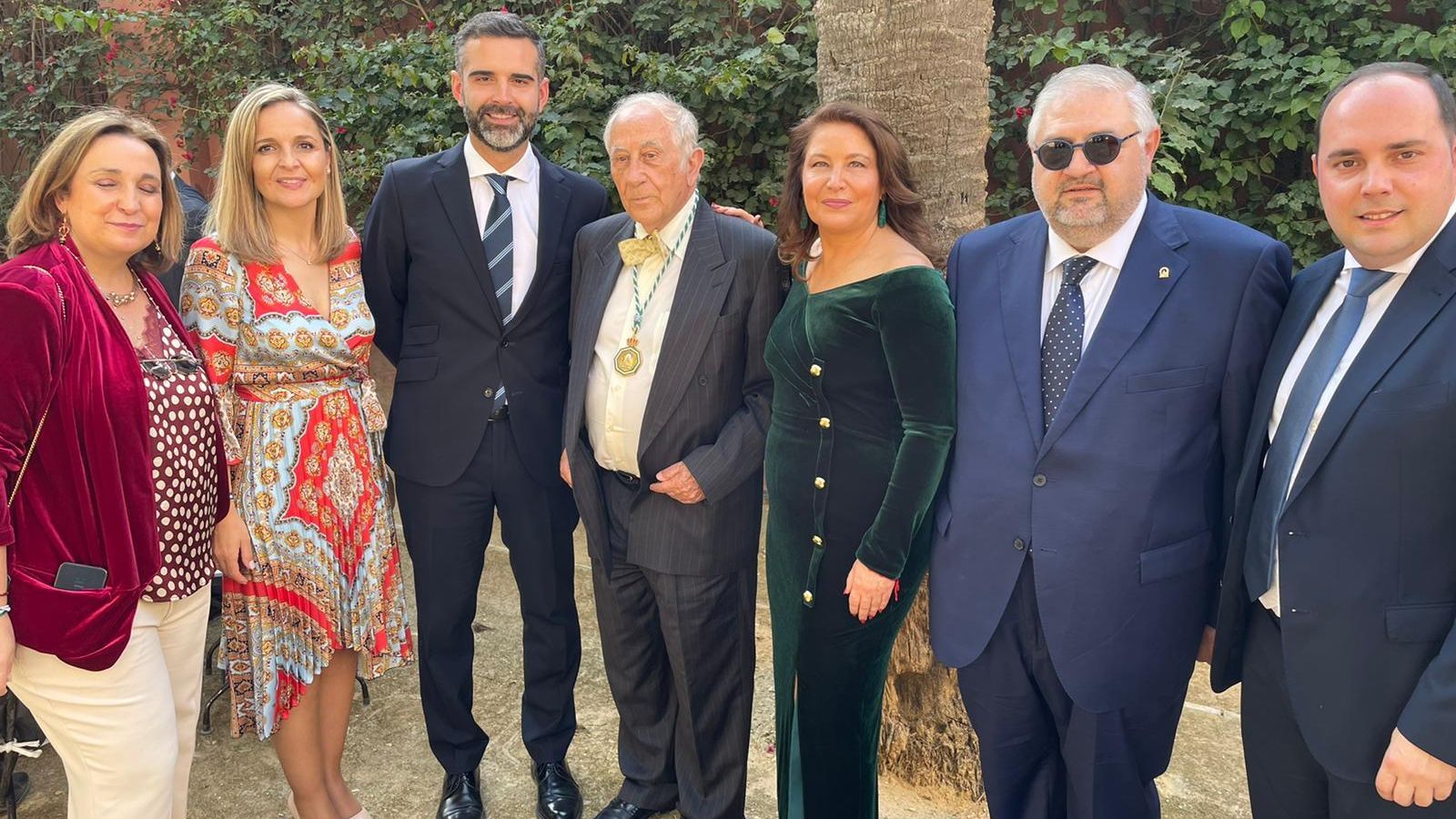 El albojense Chencho Arias  recibía la medalla de Andalucía de Ciencias Sociales y Letras