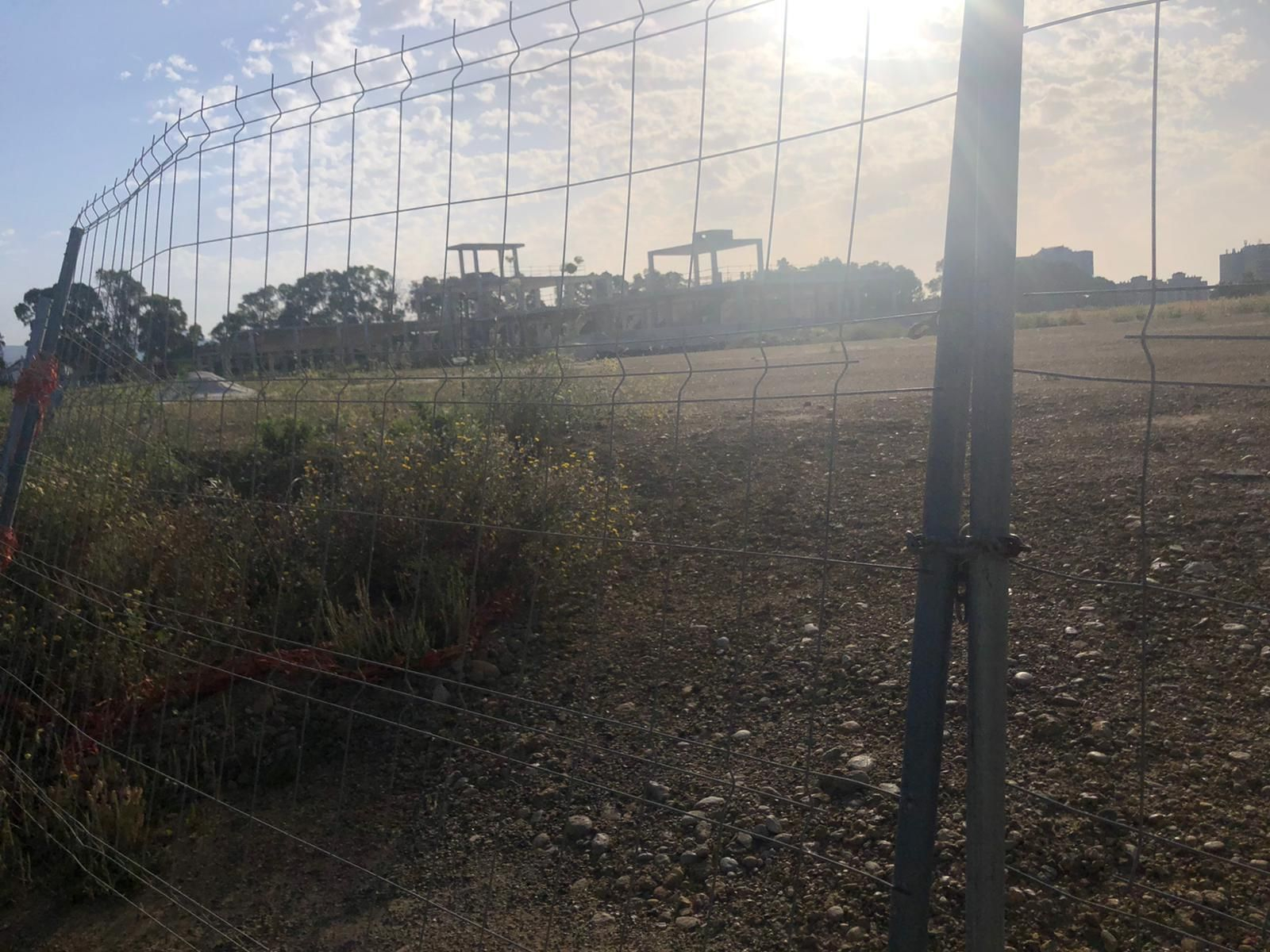 Las obras abandonadas de La Academia del Málaga en Arraijanal