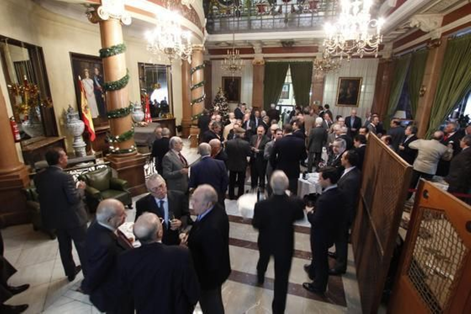 Los jerezanos afincados en Madrid se dieron cita en el Centro Cultural de los ejércitos para rendir homenaje a Bertín Osborne./José Ramón Ladra

Foto: Jose Ramon Ladra