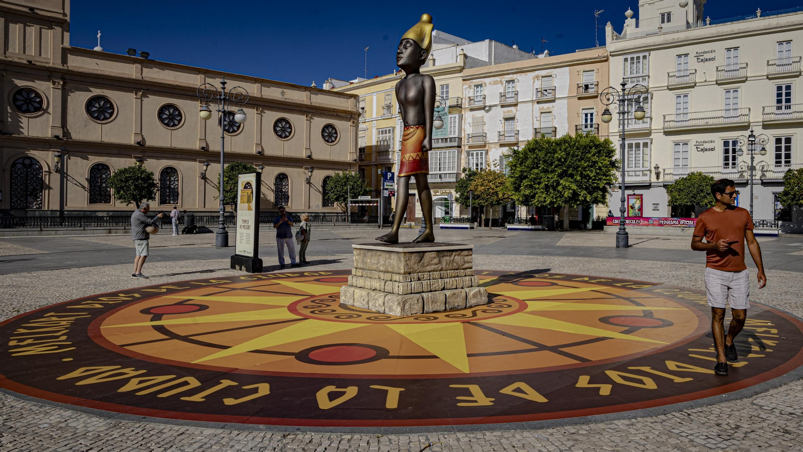 Esculturas fenicias efímeras en Cádiz