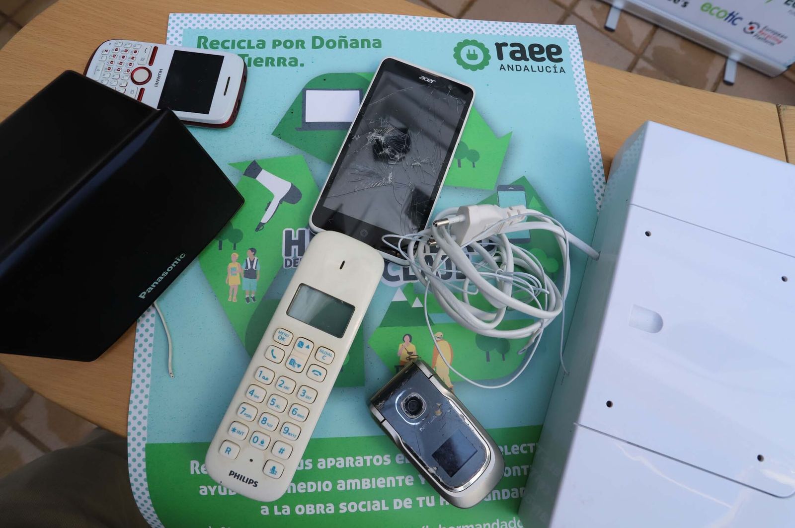 Imágenes de la presentación de la campaña 'La Hermandad del Reciclaje. Recicla por Doñana y la Tierra'