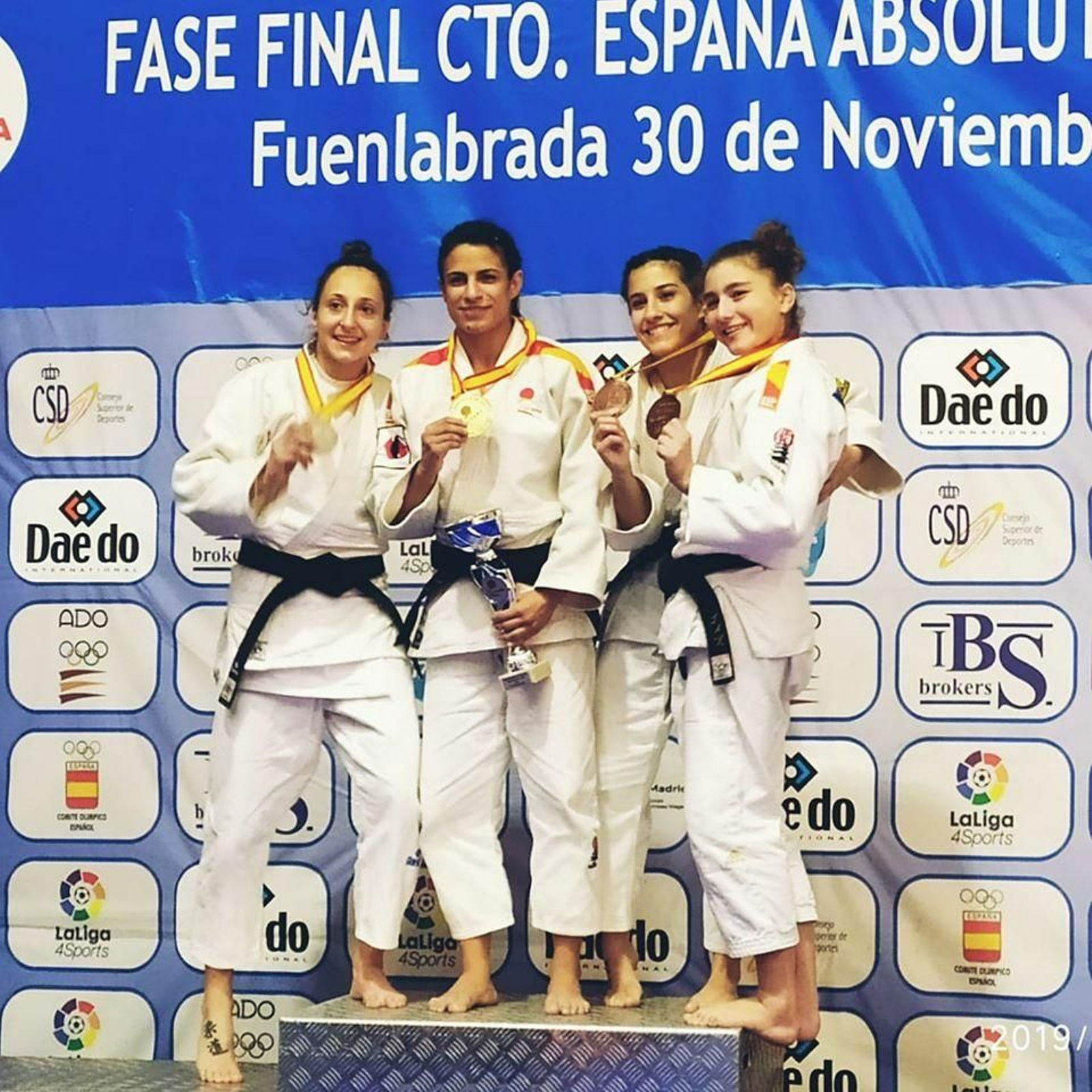 Cinta García (2ª por la izquierda) en el podio de este nacional celebrado en Fuenlabrada.