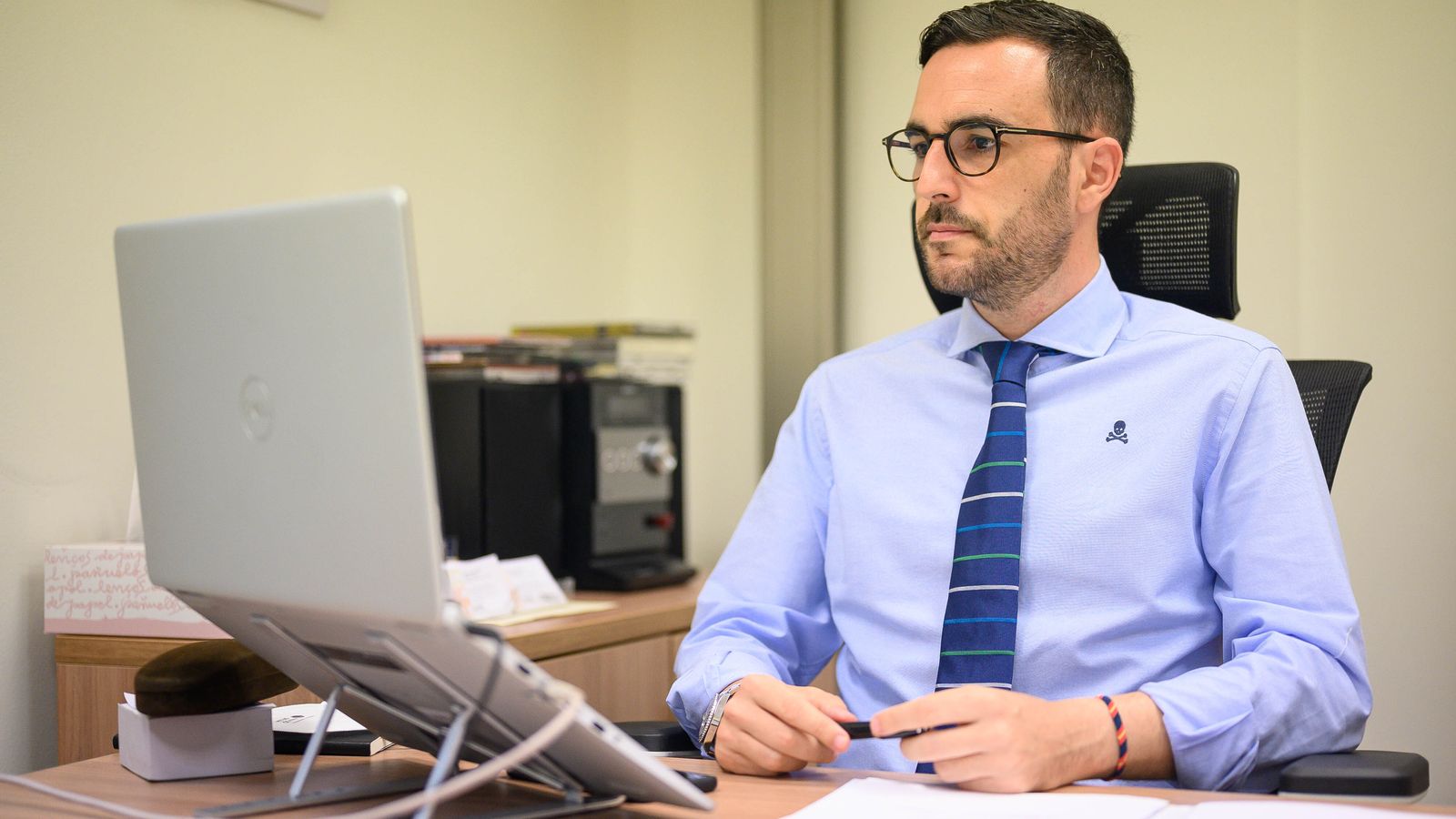 Carlos Sánchez ha defendido la moción en apoyo al colectivo LGTBI