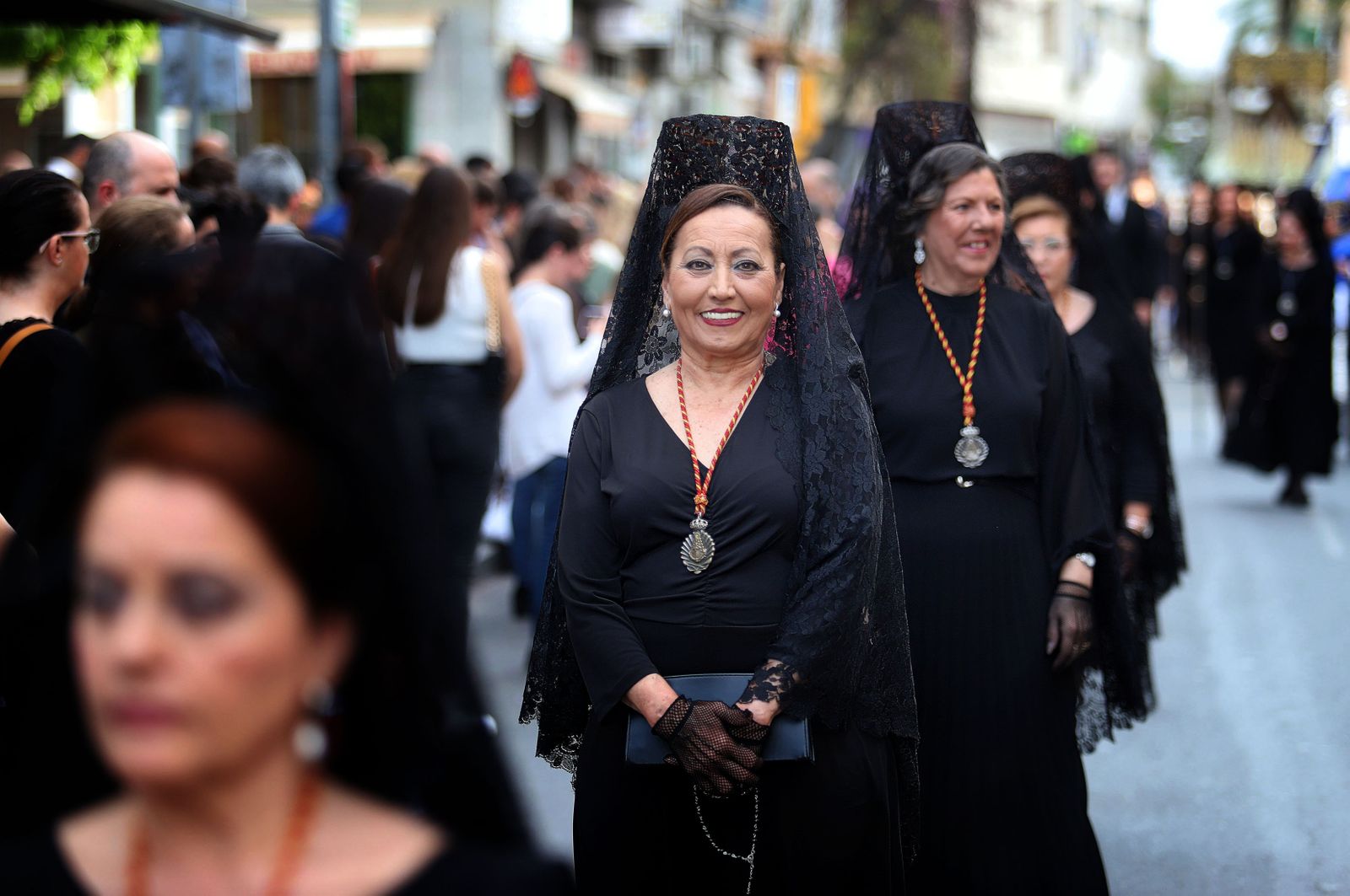 Imágenes de la procesión de la Virgen de los Dolores por Las Colonias
