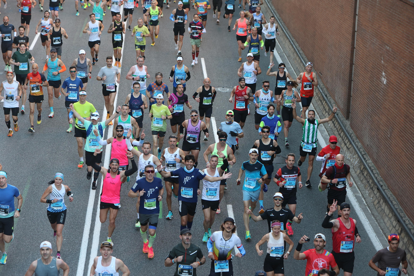 Búscate en la Zurich maratón de Sevilla