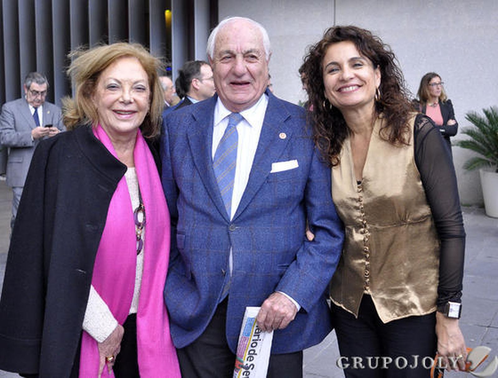 Amparo Rubiales; Juan Ramón Guillén, presidente de Acesur, y María Jesús Montero.

Foto: Manuel Gómez/Juan Carlos Vázquez