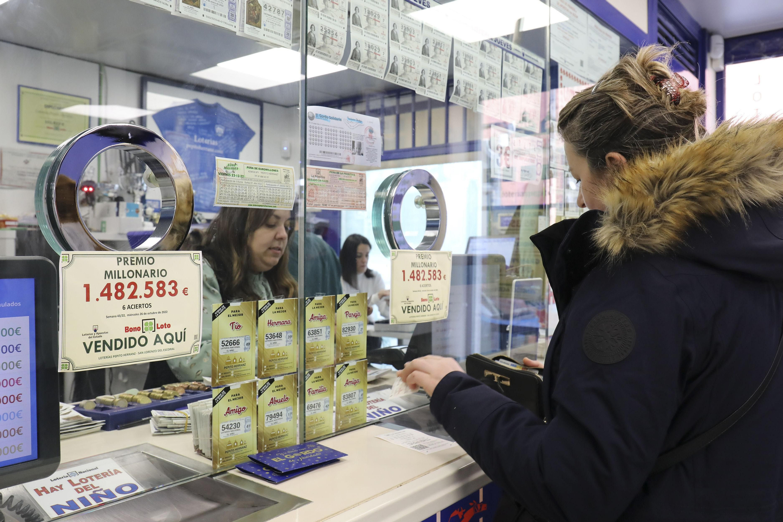 Celebraciones de los premiados con la Lotería de Navidad en España Celebraciones de los premiados con la Lotería de Navidad en España