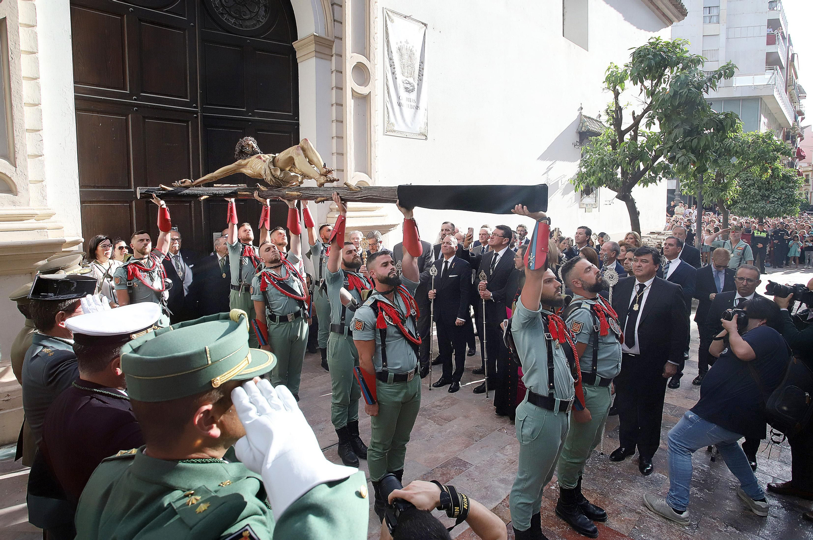 Sábado de Pasión: Imágenes de La Legión con el Cristo de la Vera+Cruz