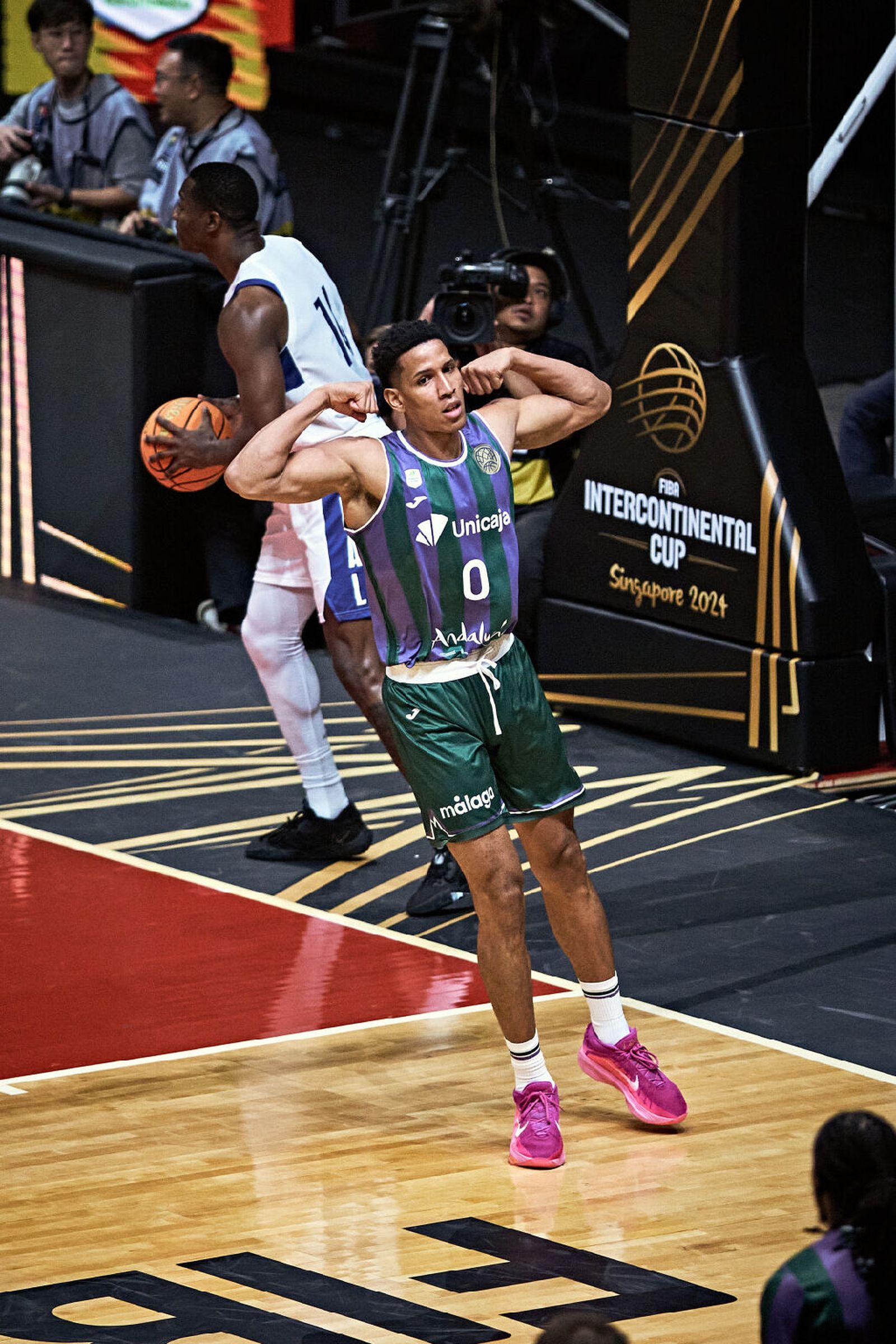 Las fotos del Preto Luanda - Unicaja de la Copa Intercontinental de baloncesto