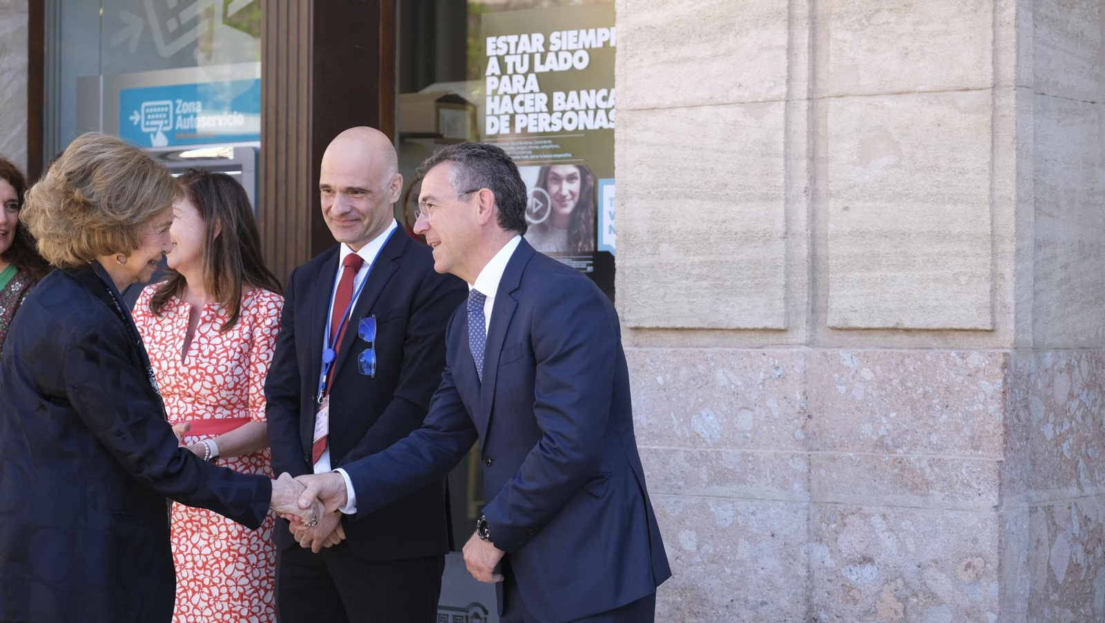 La Reina Sofía inaugura el I Congreso Internacional sobre ELA, en imágenes