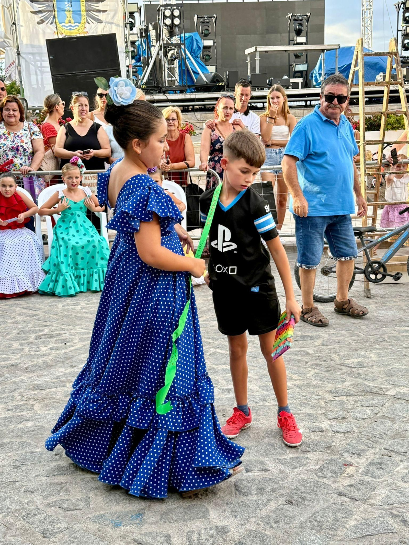 Las mejores imágenes de la Feria del Mediodía y la carrera de cintas infantiles de Mojácar