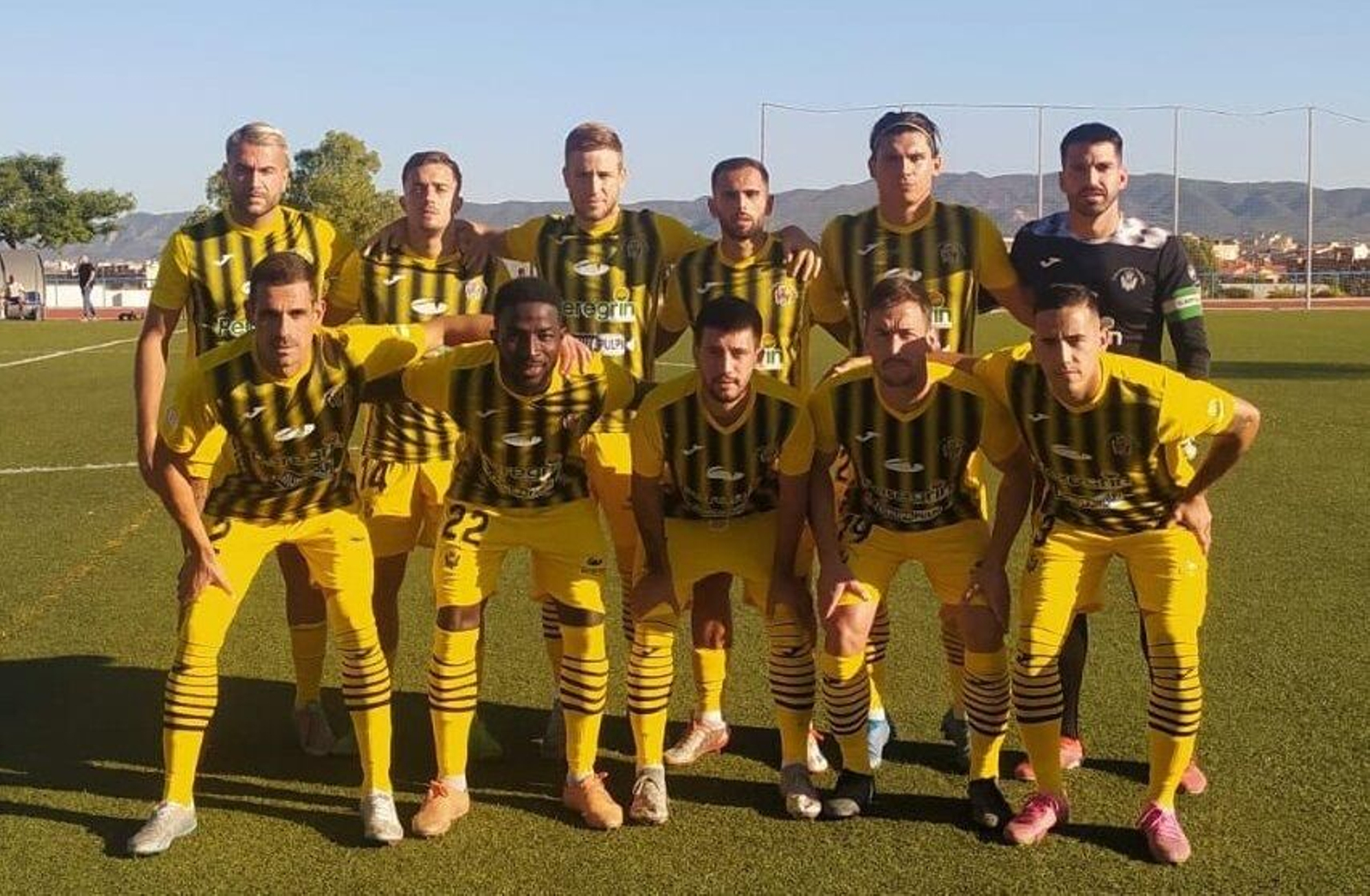 Once presentado por el Atlético Pulpileño, que vistió con su segunda equipación, en su visita al Alcantarilla.