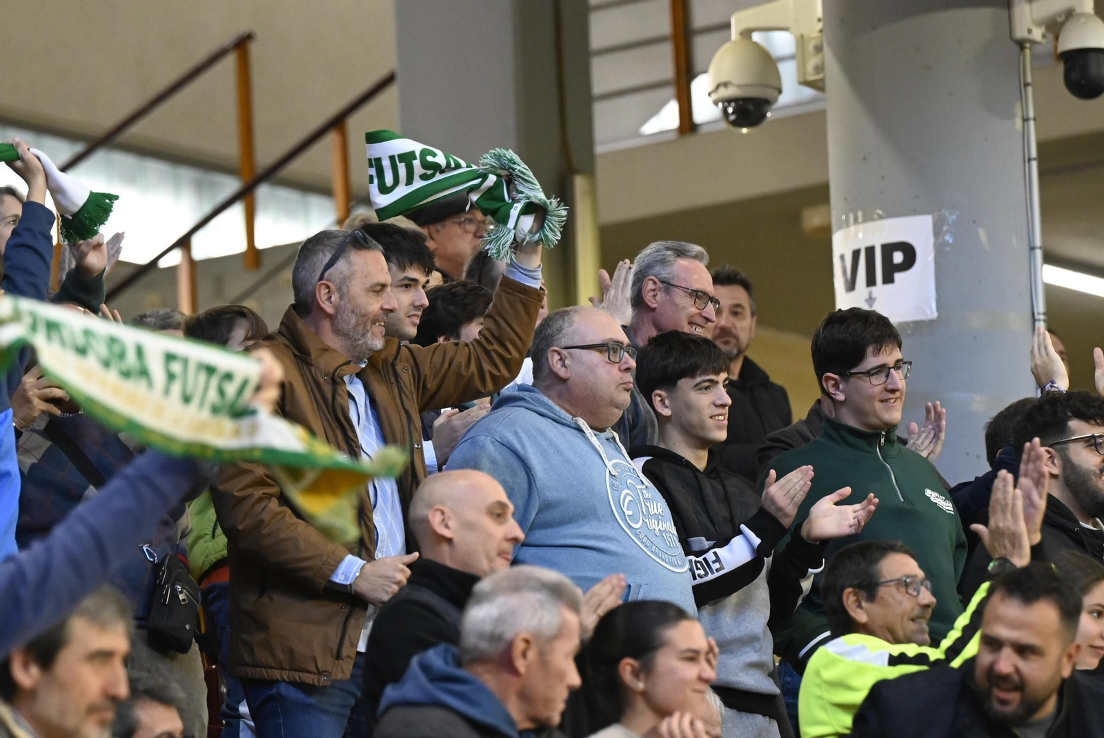 Las mejores fotos del ambiente en Vista Alegre para el Córdoba Futsal - Jaén