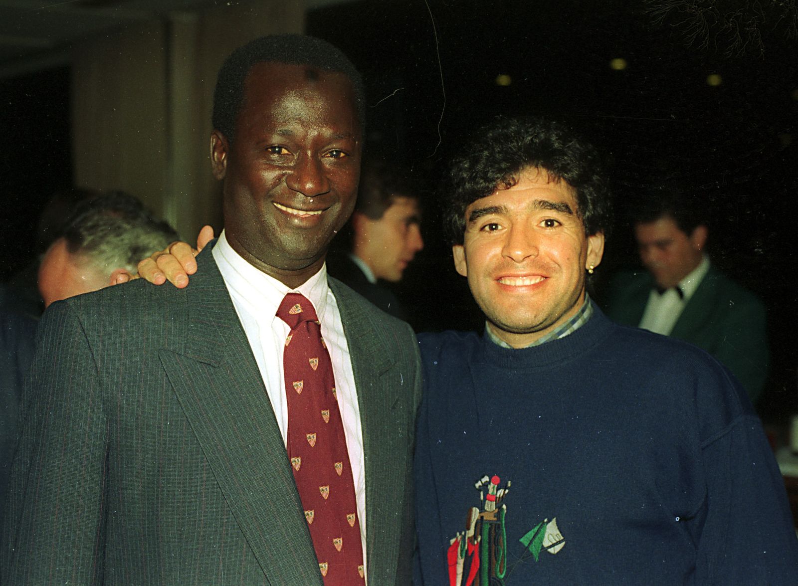 Biri Biri y Maradona, en un encuentro de ambos fuera antes de un partido en Sevilla.
