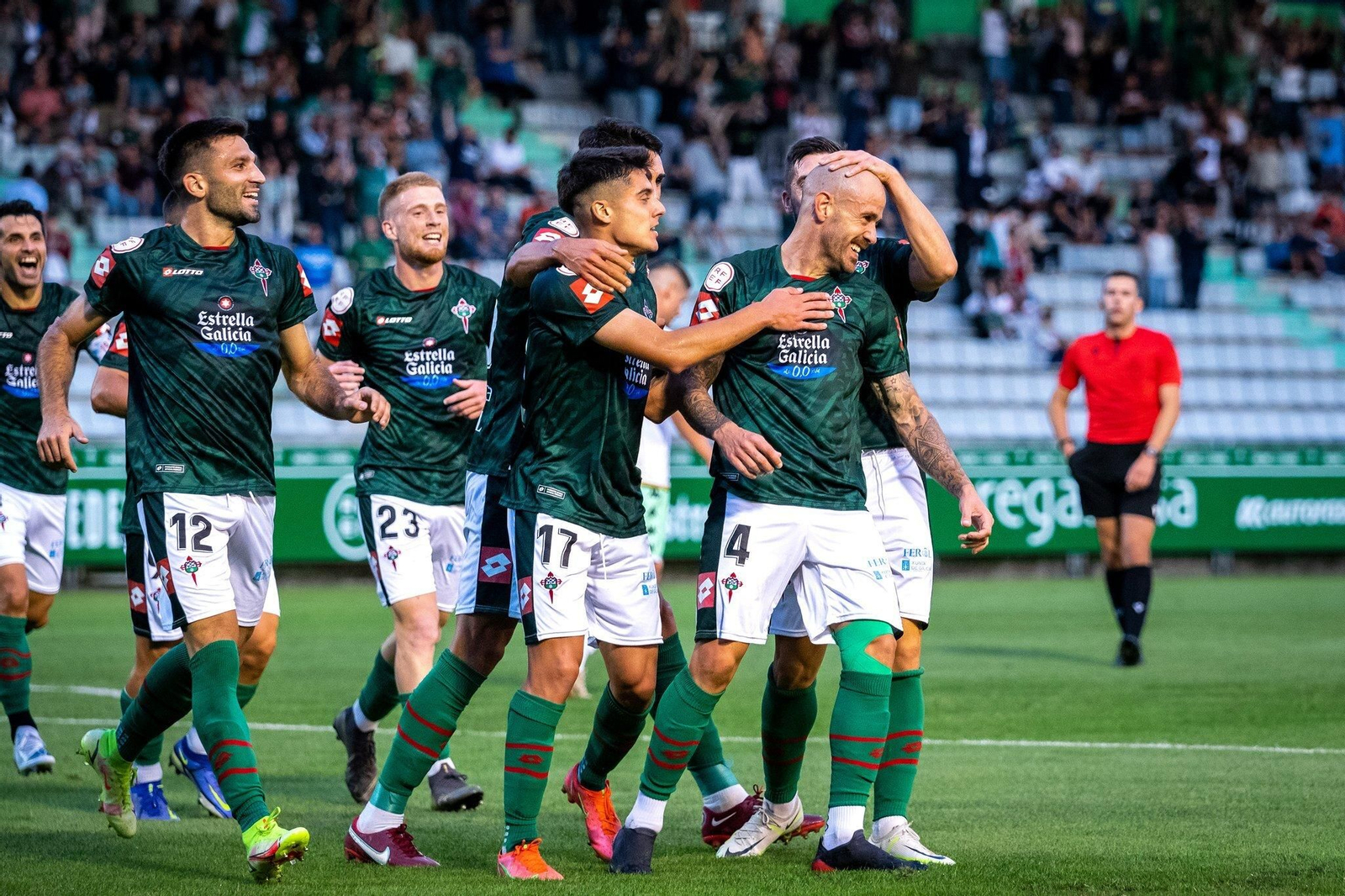 Jugadores del Racing de Ferrol, en el último triunfo.