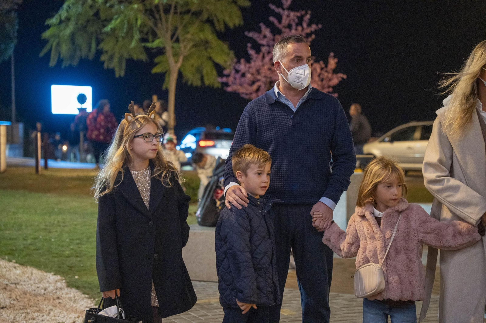 El encendido del alumbrado navideño del Hospital Universitario Torrecárdenas, en imágenes
