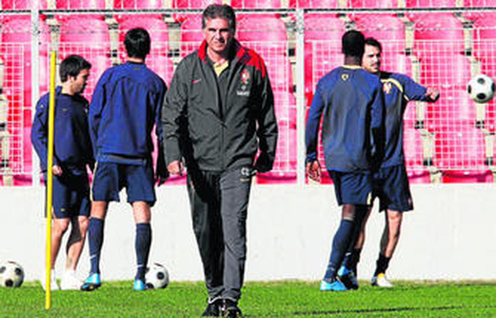 El seleccionador de Portugal, Carlos Queiroz, en el estadio Zenica de Sarajevo.