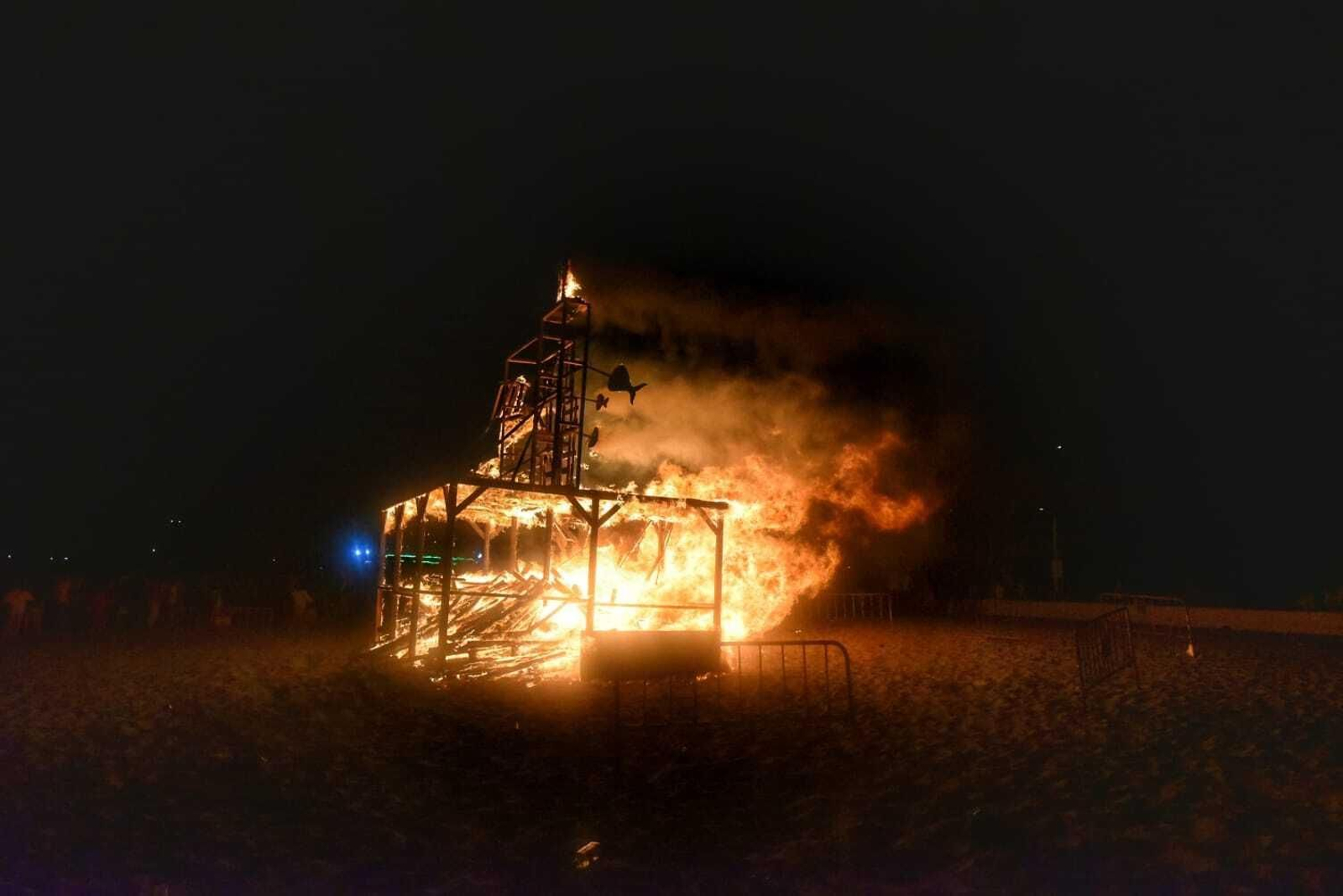 Las fotos de la noche de San Juan en La Línea