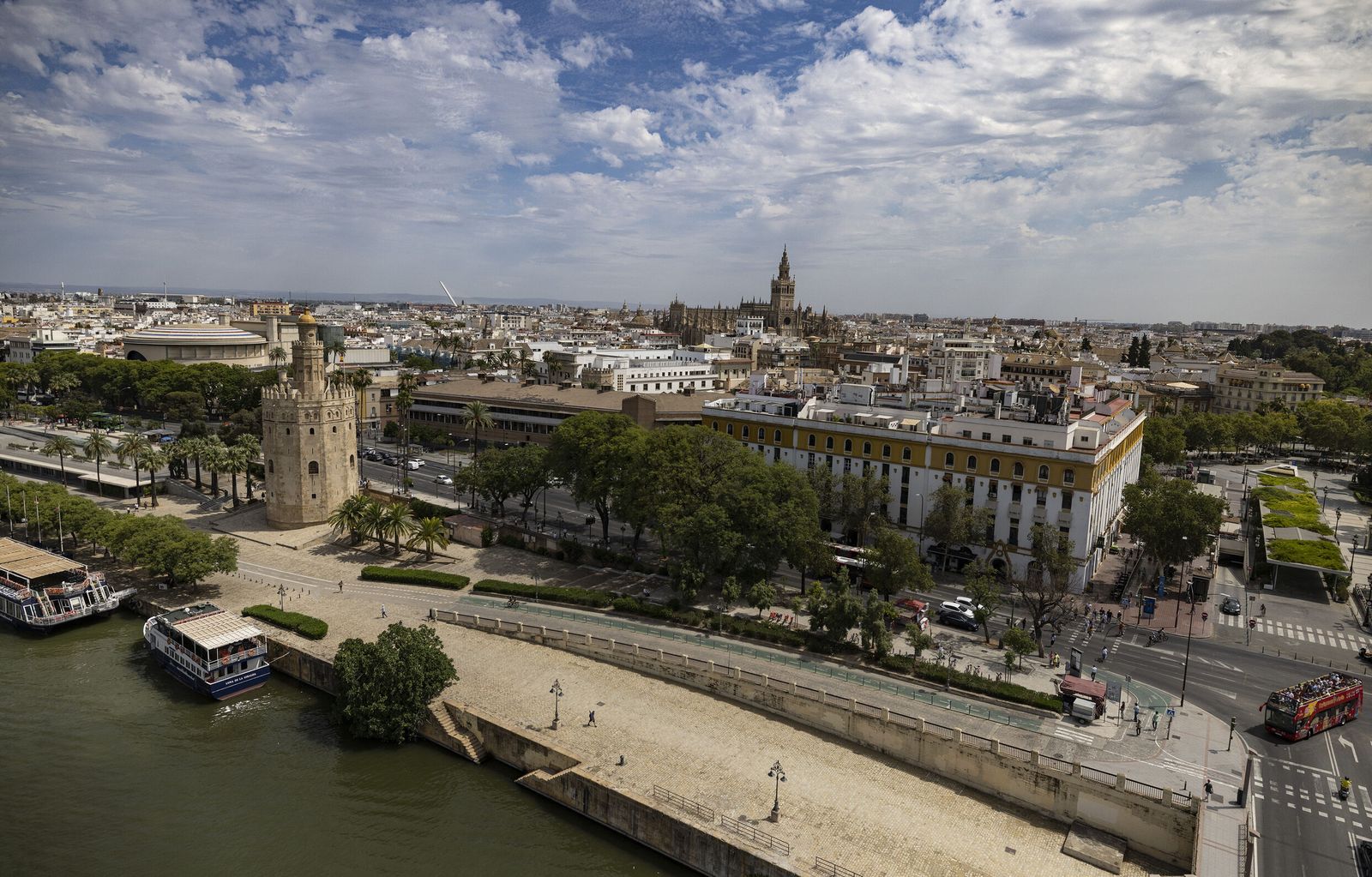 Sevilla desde el helicóptero de la Policía Nacional