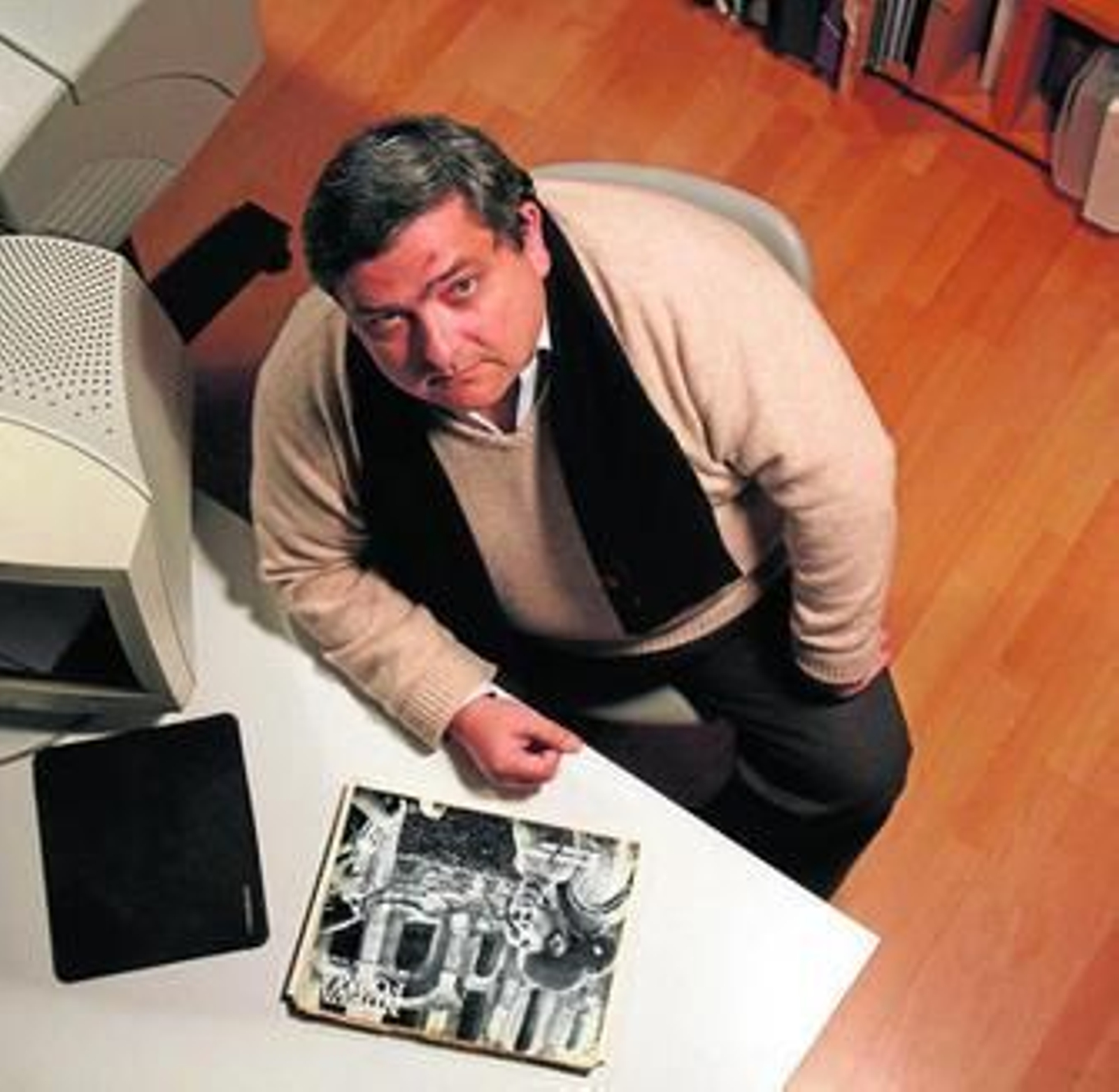 Javier Boned, en su estudio.