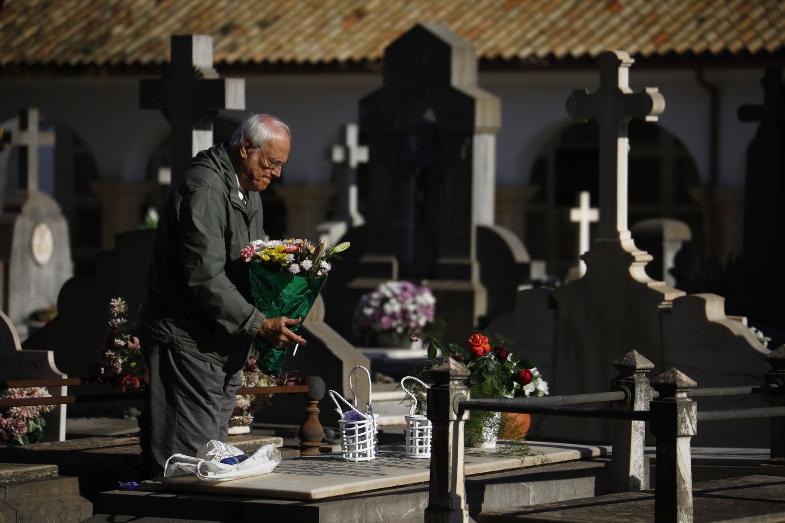 Las imágenes del día de Los Santos en los cementerios de Córdoba