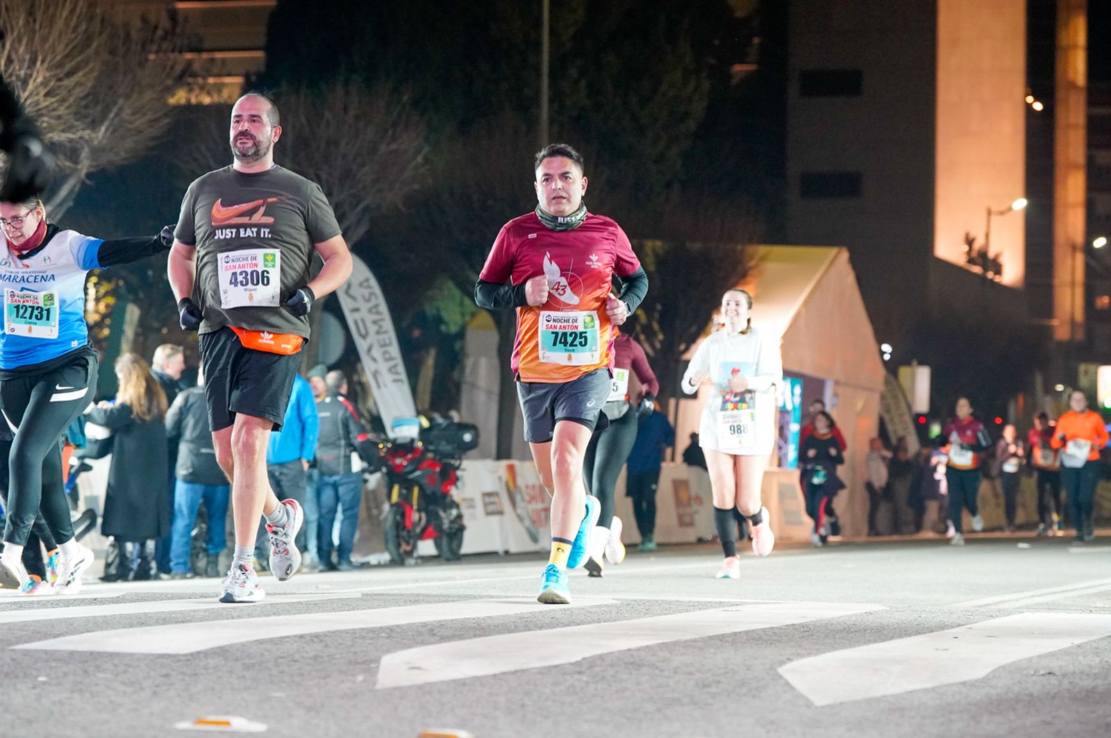 En imágenes: búscate en tu llegada a meta de la Carrera de San Antón 2026 (4)