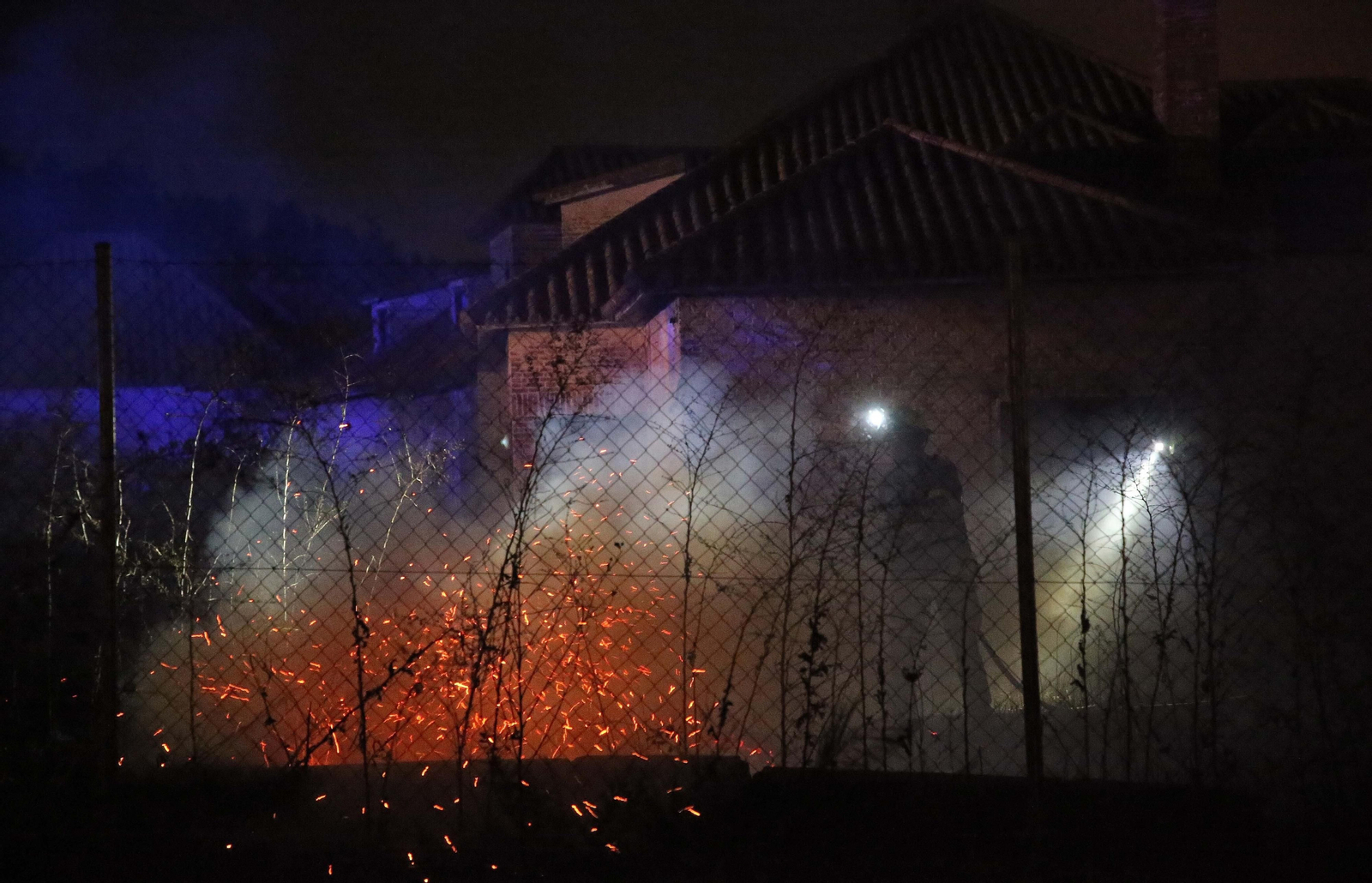 Fotos del incendio de vegetación en La Ermita