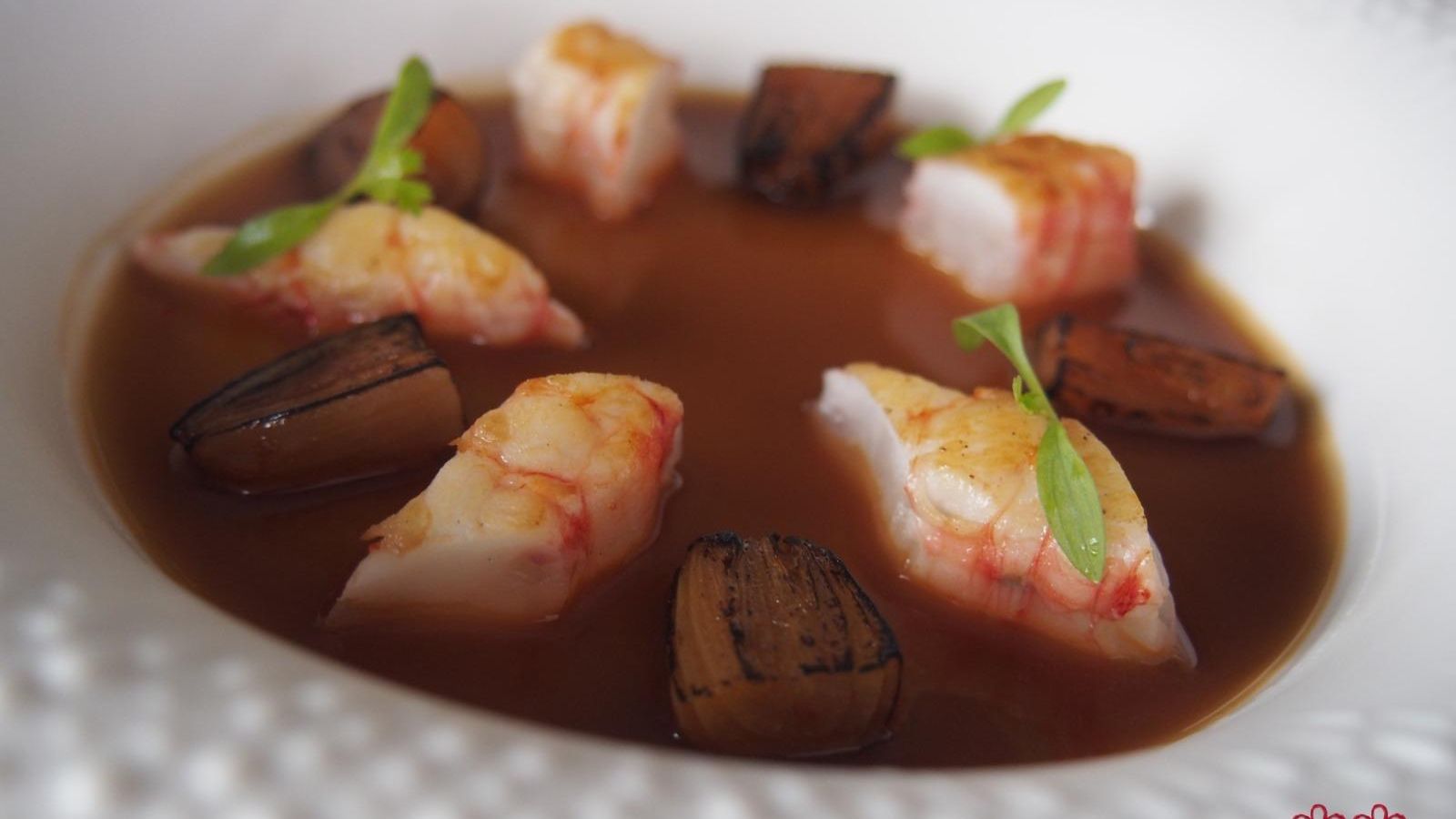 El plato de carabinero con chalotas.