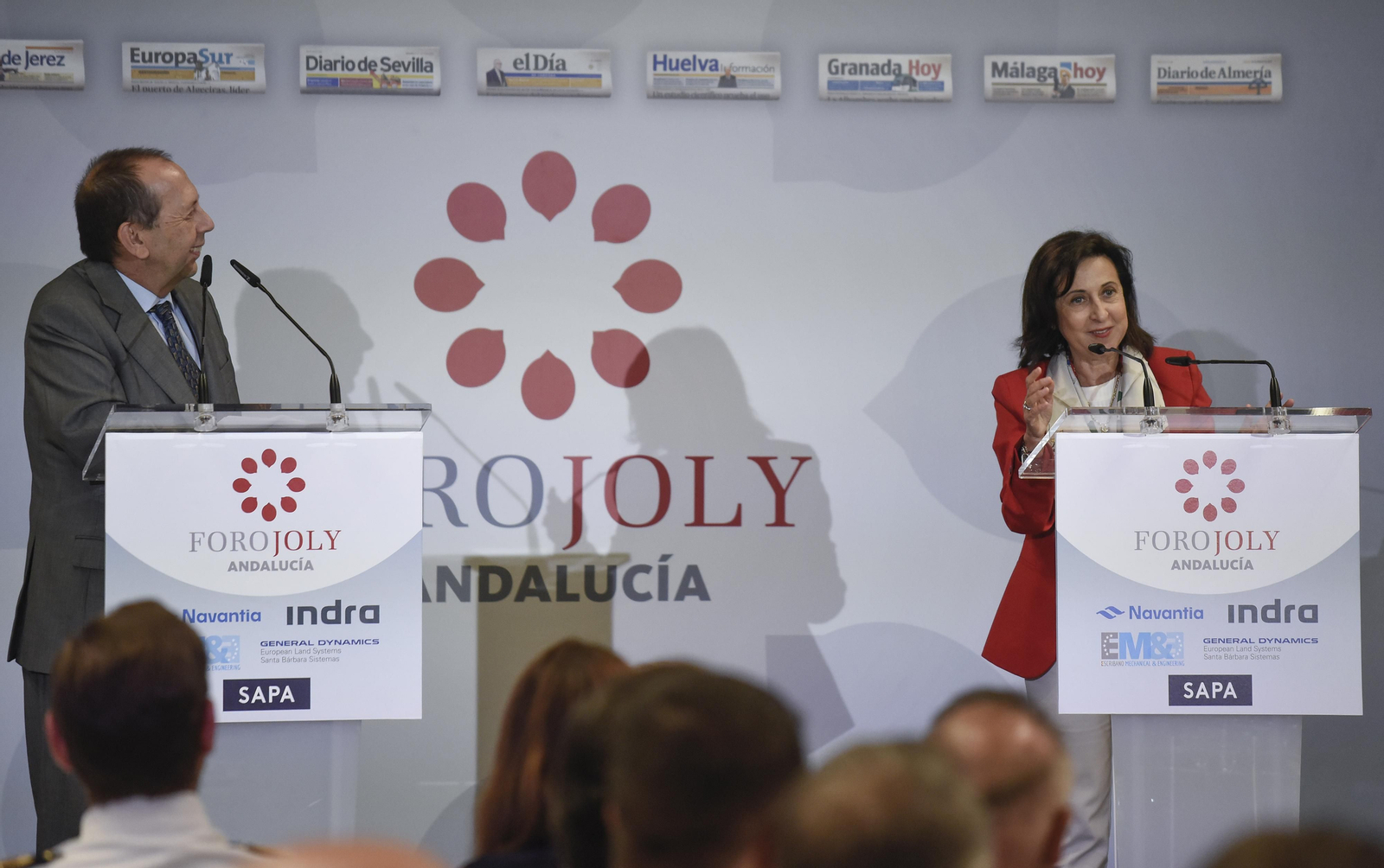 Las imágenes del Foro Joly con la Ministra de Defensa, Margarita Robles