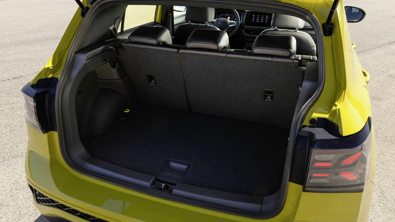 EL T-Cross mantiene inalterados aspectos relativos a su habitabilidad o capacidad de carga interior.