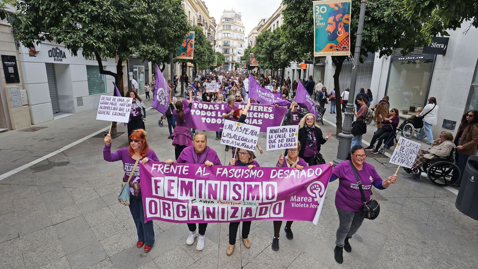 Imágenes de la manifestación en Jerez por el Día Internacional de las Mujeres