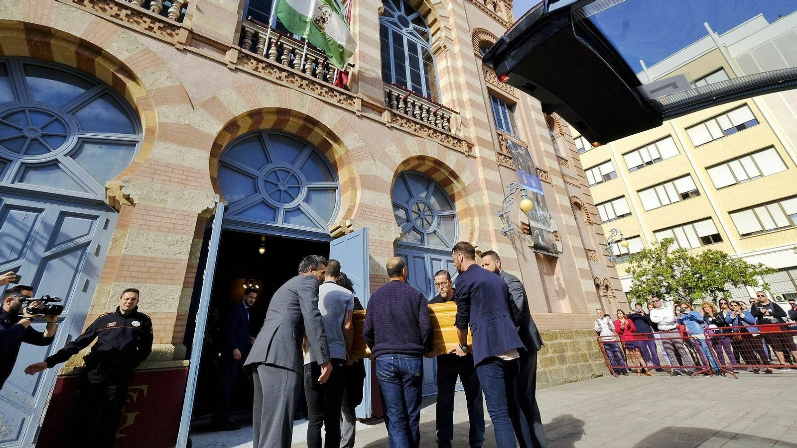 Las imágenes de la capilla ardiente de Juan Carlos Aragón