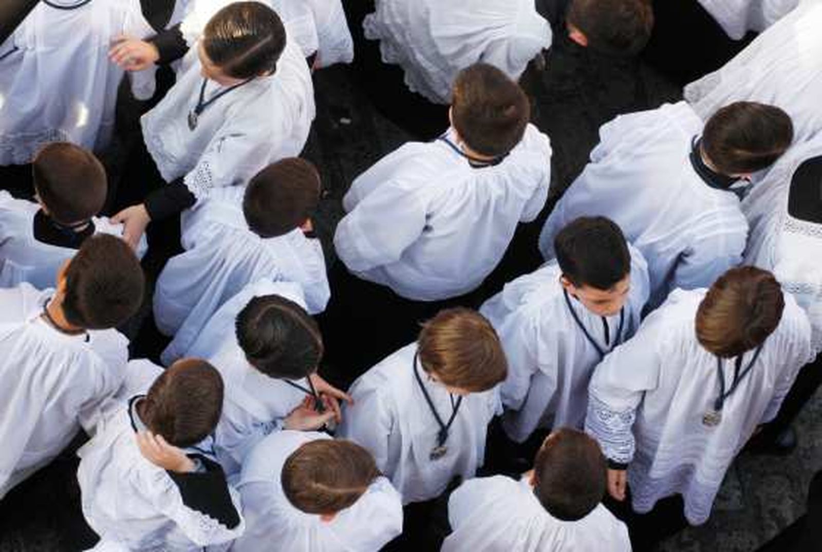 Numerosos monaguillos acompañan al paso.

Foto: Victoria Hidalgo