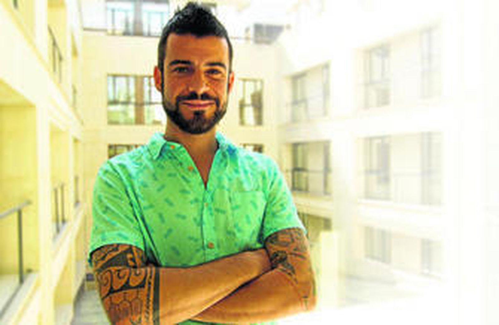 Antonio Velázquez, protagonista de la serie 'Malviviendo' y bajista del grupo Nûk.