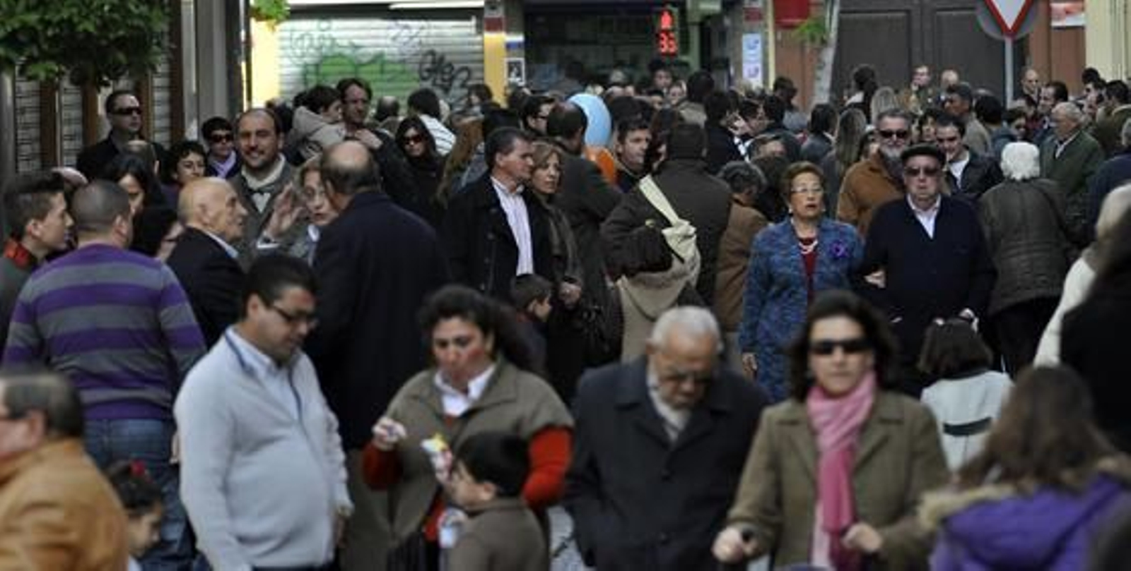 Setenta bandas procesionales de toda España desfilan por Sevilla. / Manuel Gómez