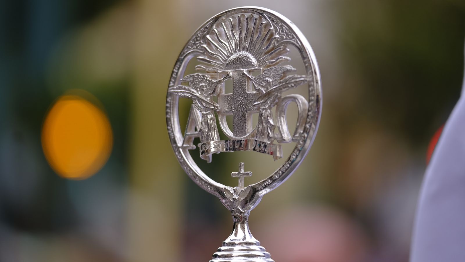 La Borriquita procesiona por las calles de Almería, en imágenes