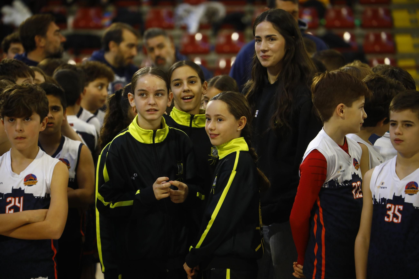 Las mejores fotos del ambiente en Vista Alegre para el Coto Córdoba - Zornotza