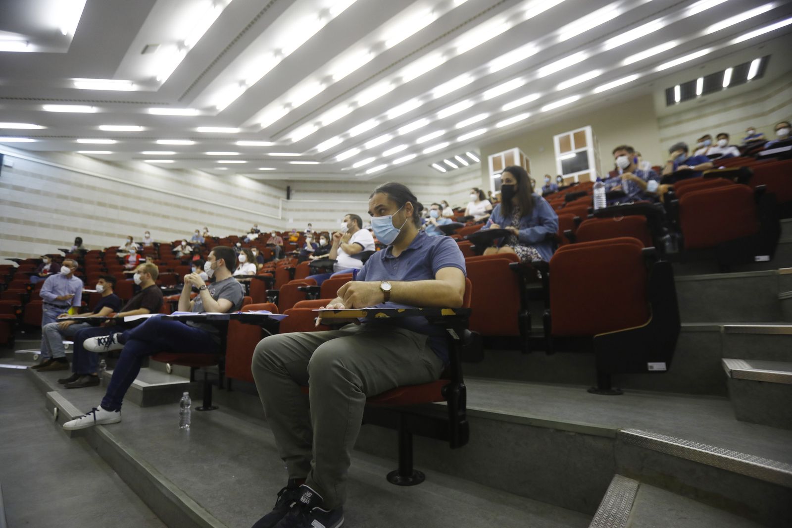 Las oposiciones de Secundaria en Córdoba, en imágenes